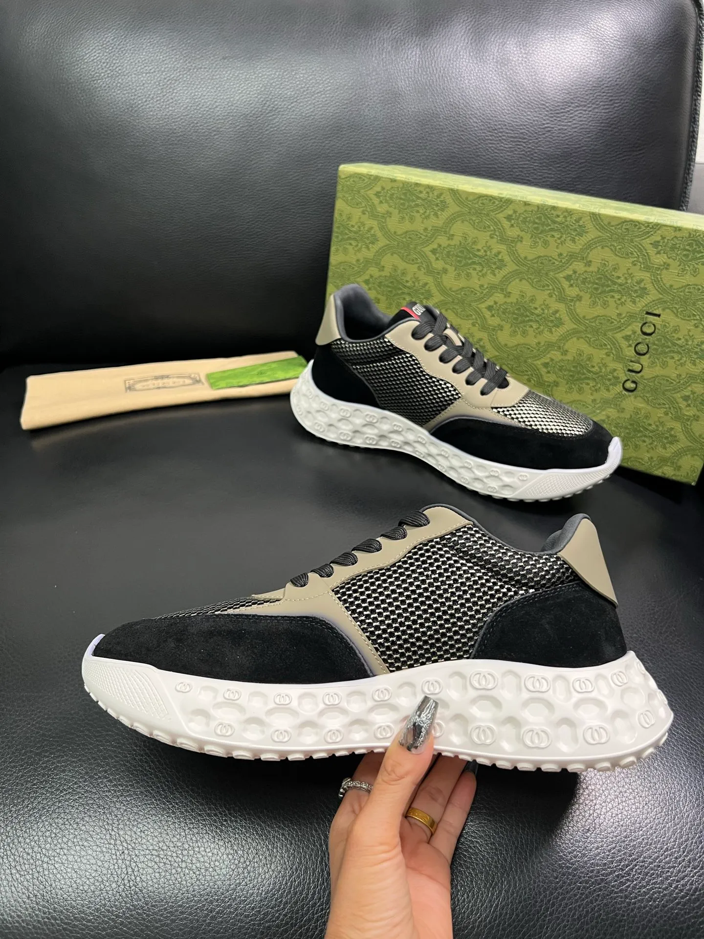 Men's shoes 💰780 Gucci top purchasing agency Gucci counter synchronization. Original factory configuration imported cowhide from Italy with mesh fabric, high-quality splicing and complex craftsmanship, imported cowhide lining, sole: original factory specially provided original sole super comfortable, original factory with single goods high quality, welcome to compare, code number 39-44 (customized 38 45) 85856